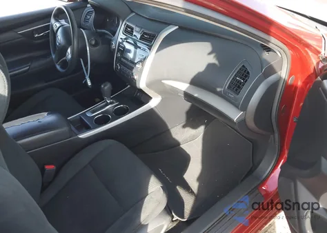 2015 Nissan Altima 2.5 S из США, поврежденный, VIN 1N4AL3AP8FC477152